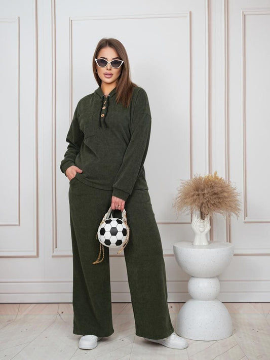 ქალის ხაკისფერი კორდის კოსტუმი შარვლით - ელეგანტური დიზაინით და მაღალი ხარისხით.