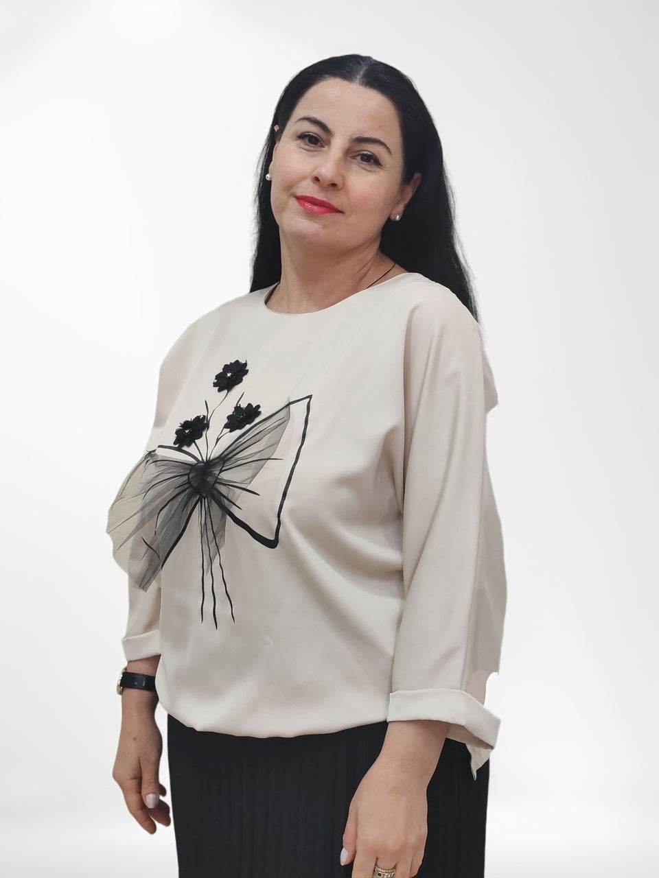 აბრეშუმის ბლუზა გაფორმებული 3D თასმით - სელექცია მდიდრული სტილისა და კომფორტისთვის - Just econom