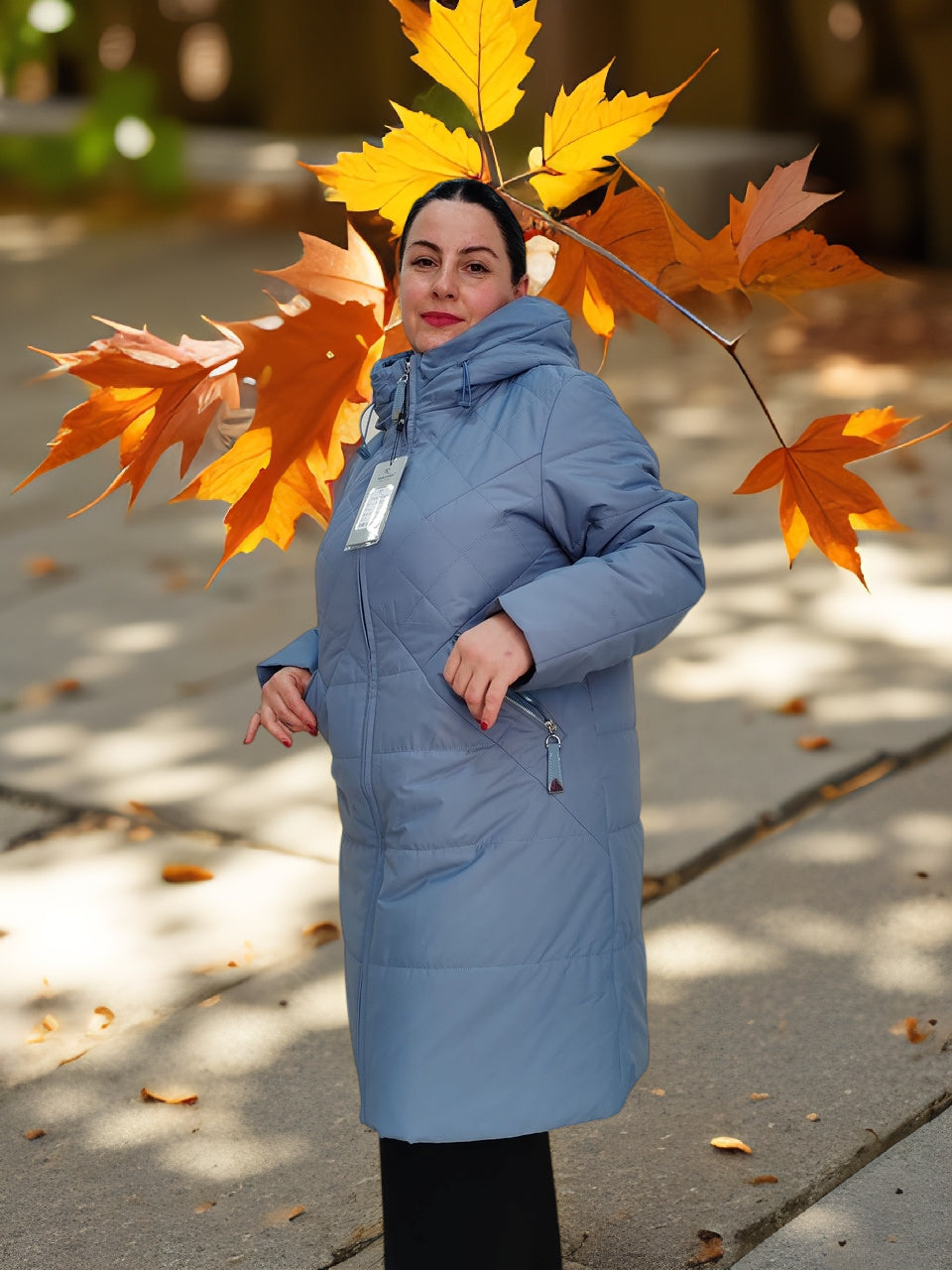 თბილი და თხელი ქურთუკი გვერდითი ჯიბეებით პლუს ზომის ქალებისთვის - Just Econom