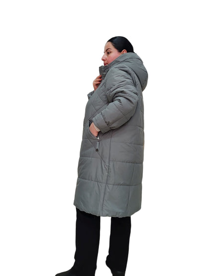 ქურთუკი - მოდური და კომფორტული თბილი და თხელი ქურთუკი გვერდითი ჯიბეებით პლუს ზომის ქალებისთვის.