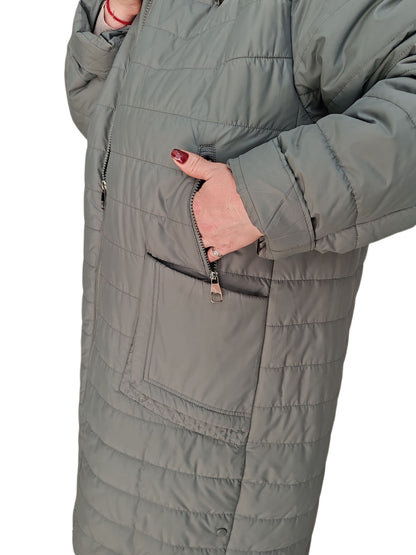 მოდურად გავლილი გრძელი ქურთუკი ქალებისთვის პლუს ზომაში: იმუშავეთ საკუთარი სტილის ხაზზე.