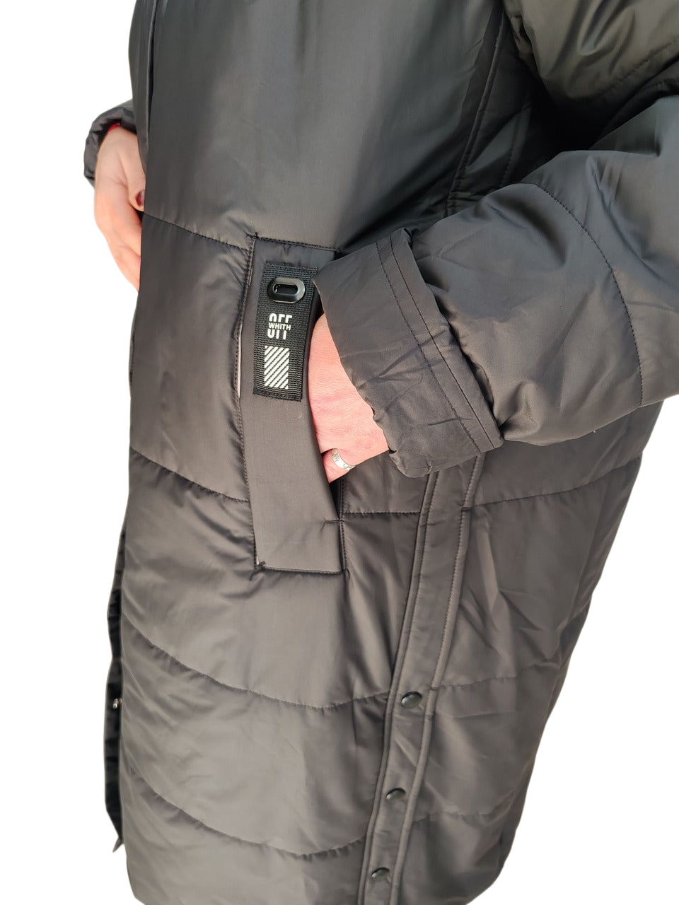 ქალთა ხანგრძლივი  ქურთუკი პლუს ზომა წვიმა და ქარი დაცვა - იდეალური არჩევანი აქტივობებისთვის.