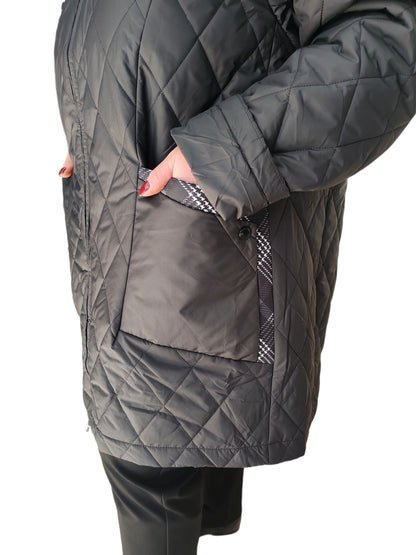 ქალთა თბილი ქურთუკი საქართველოში დიდი ზომის - რბილი და სუფთა ქსოვილი.