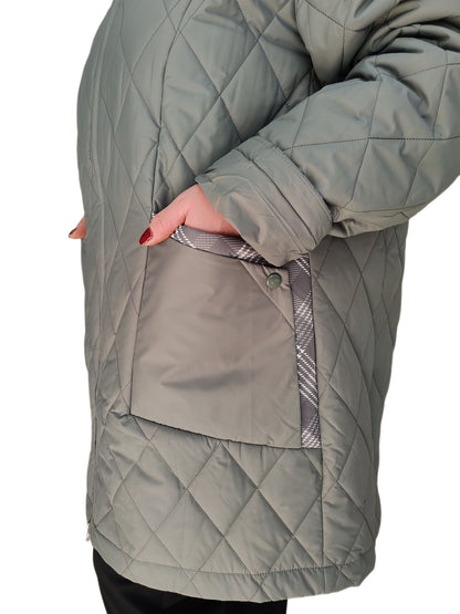 ქალთა თბილი ქურთუკი საქართველოში დიდი ზომის - უნიკალური სტილი და კომფორტი.