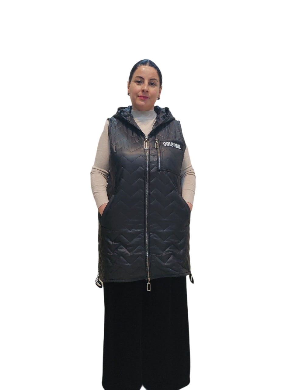 ახალგაზრდული ქალთა ჟილეტი ჯიბეებით და კაპოტის მუხლის სიგრძით, კომფორტული და მოდური არჩევანი.