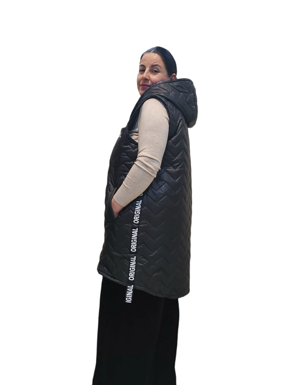 ქალთა ჟილეტი ჯიბეებით და კაპოტის მუხლის სიგრძით, მაღალი ხარისხის მასალა და თანამედროვე დიზაინი.