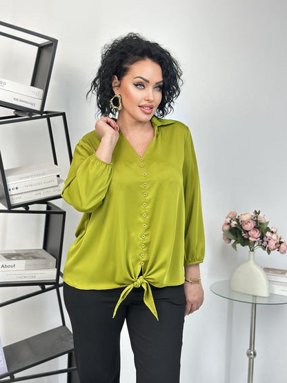 აბრეშუმის ბლუზა ჰალსტუხით და ინგლისური საყელოთი, ყველა ზომა - სასიამოვნო კოლექცია ნებისმიერი მოვალეობისა.