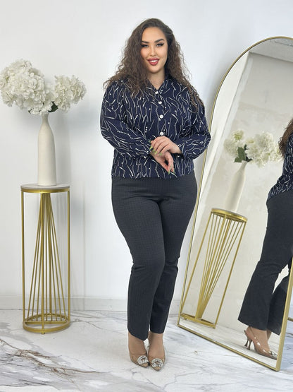 ბლუზა: შეიძინეთ დიდი ზომის ქალის ბლუზა მარგალიტის ღილებით საქართველოში - იდეალურია ყოველდღიური ჩაცმისთვის.