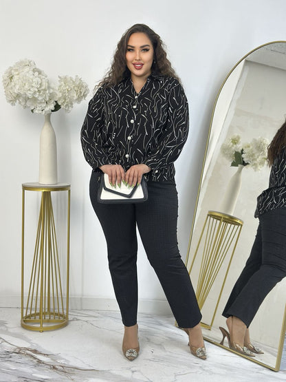 ბლუზა: შეიძინეთ დიდი ზომის ქალის ბლუზა მარგალიტის ღილებით საქართველოში - სრულყოფილი კომბინაცია.